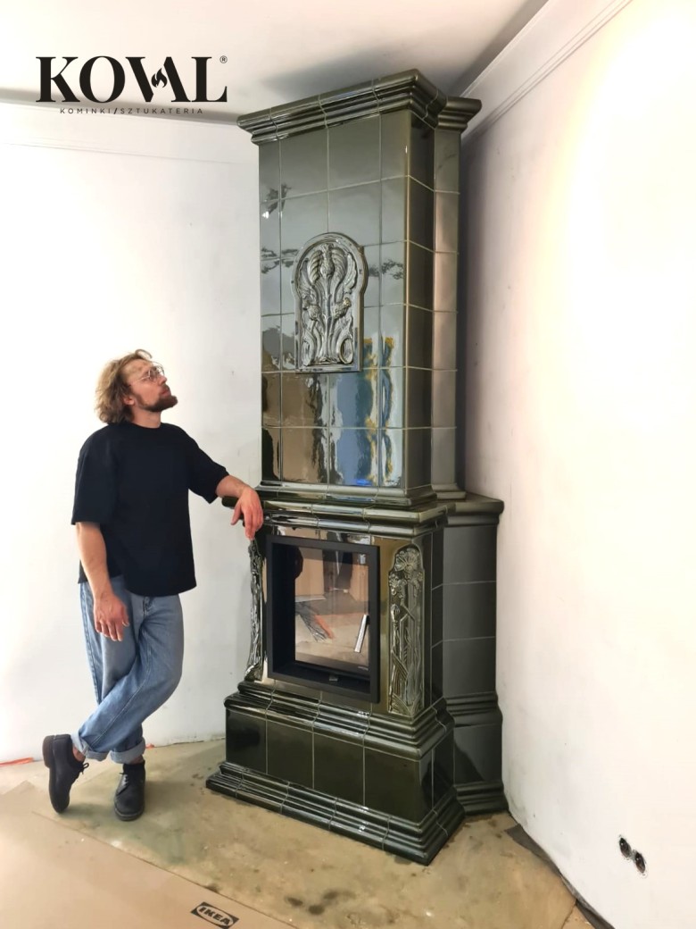 zielony-kominek-kaflowy-art-deco-torun- bydgoszcz-warszawa