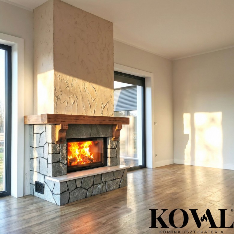 kominek-kamienny-nowoczesny-drewniana-belka-duze-okna