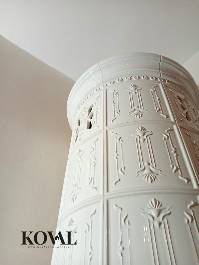 detal-bialego-kominka-kaflowego-torun-bydgoszcz